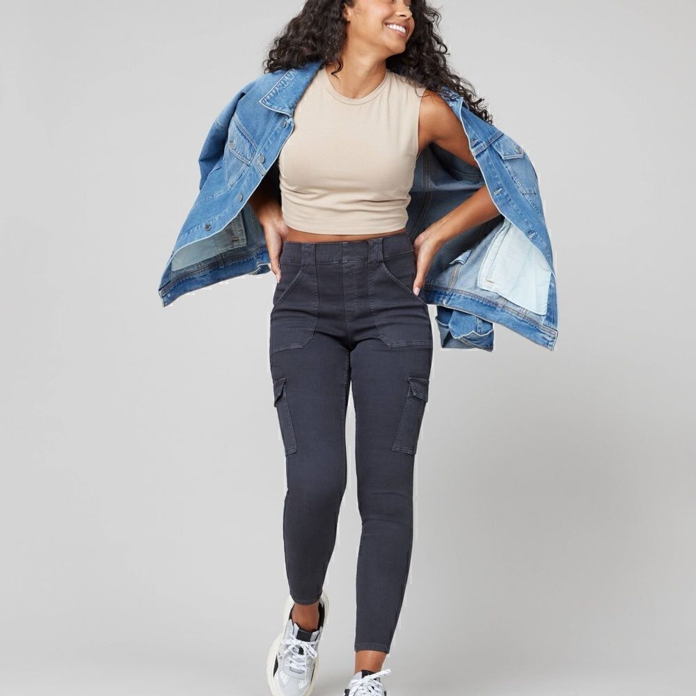 Spanx stretch twill ankle cargo pants in washed black XS